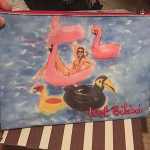 Henri Bendel’s wet bikini/baiting suit bag